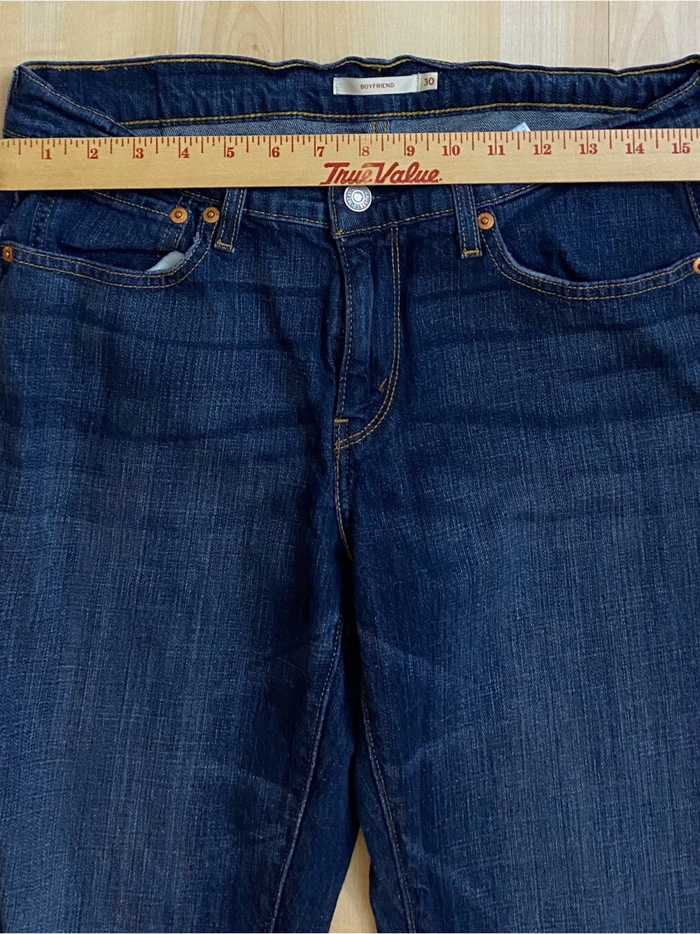 Levi's Women's Size 30 Relaxed Fit Boyfriend Jeans - Picture 7 of 8